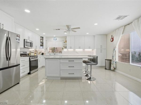 1301 Mount Hamilton Court , Las Vegas, NV 89117