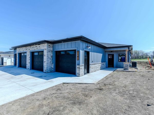 1174 Lower Loop , Arnolds Park, IA 51331
