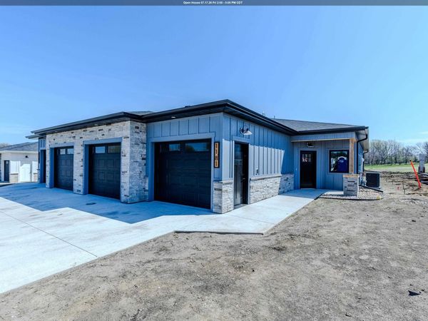 1182 Lower Loop , Arnolds Park, IA 51331