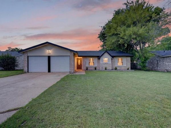 1547 Oakbrook Street, Lancaster, TX 75134