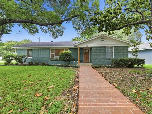 4120 Lanark Avenue, Fort Worth, TX 76109