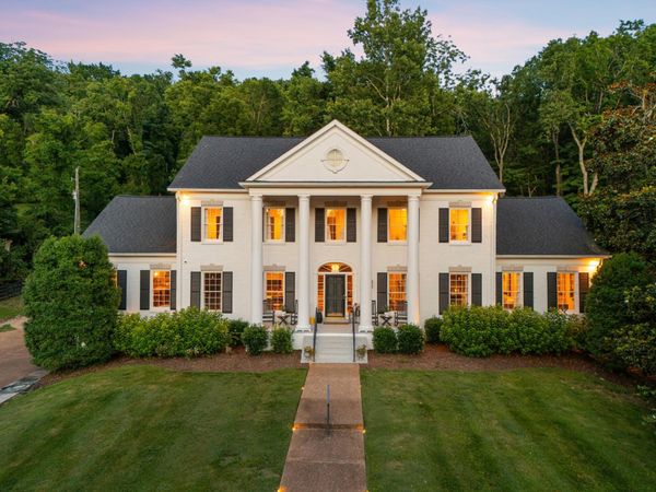 5360 Hillsboro Pike , Nashville, TN 37215