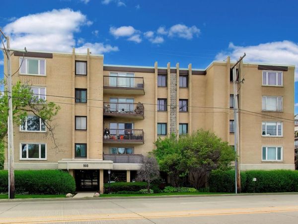 900 S River Road , Unit 4B, Des Plaines, IL 60016