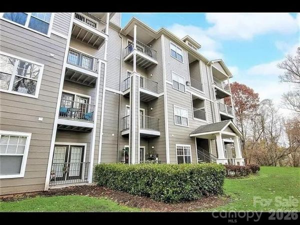300 Vista Lake Drive, Unit 3, Candler, NC 28715