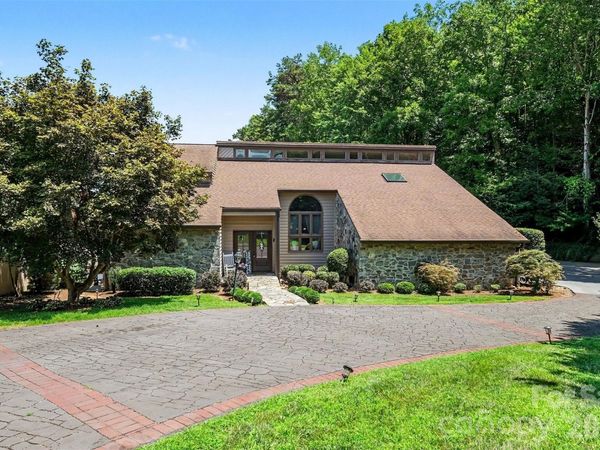 4444 3rd Street Lane NW, Hickory, NC 28601