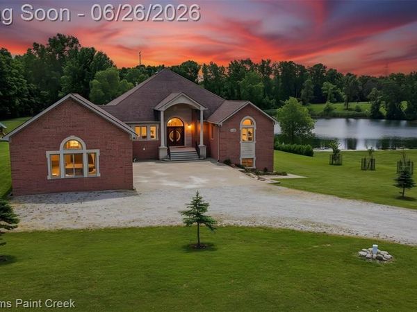 2400 Inwood Road, Washington Twp, MI 48095