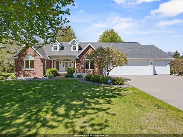 8045 SAQUARO COURT, Neenah, WI 54956