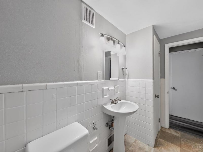 3254 Gobel Avenue, Cincinnati, OH 45211 Photo 21