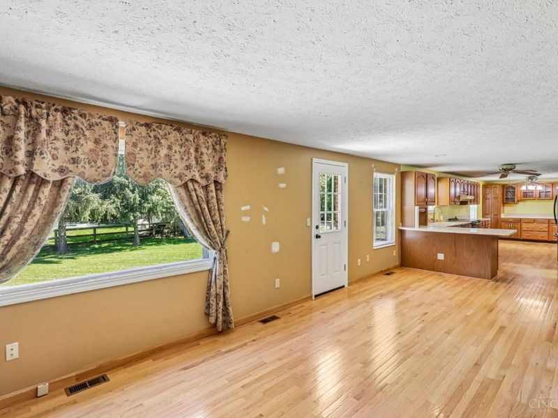 8125 Woodward Drive, West Chester, OH 45069 Photo 12