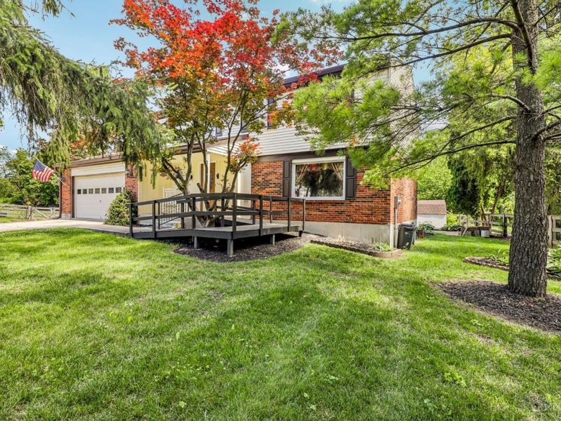 8125 Woodward Drive, West Chester, OH 45069 Photo 2