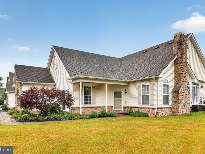 1108 Burgundy Circle, Pennsburg, PA 18073 Main Photo