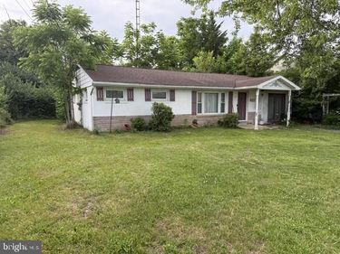 1811 HOLLY LANE, CHAMBERSBURG, PA 17202