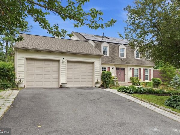 11 DELLCASTLE COURT, MONTGOMERY VILLAGE, MD 20886