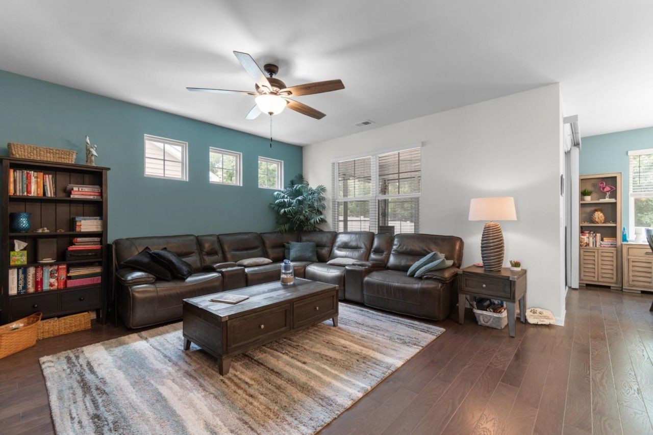 5203 Stockyard Loop  Photo 8
