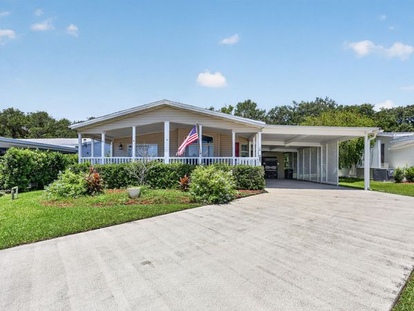 8004 Long Drive, Port St. Lucie, FL 34952