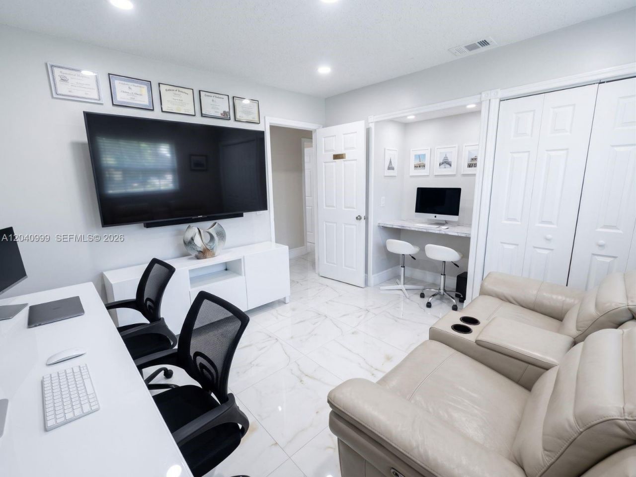 324 Patio Village Ter , Weston, FL 33326 Photo