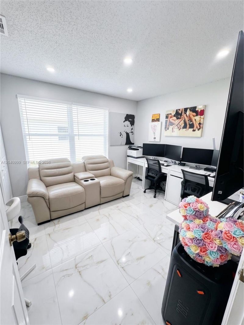 324 Patio Village Ter , Weston, FL 33326 Photo