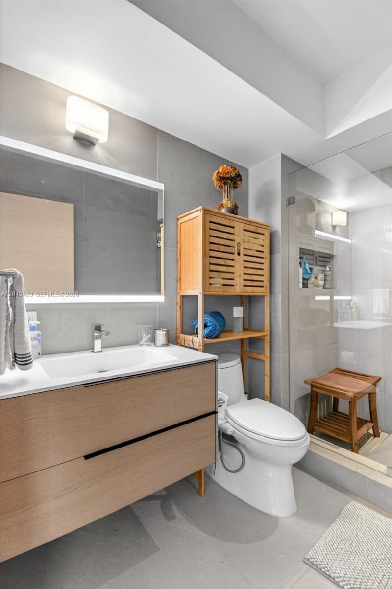 18671 Collins Ave , Unit 1401, Sunny Isles Beach, FL 33160 Photo
