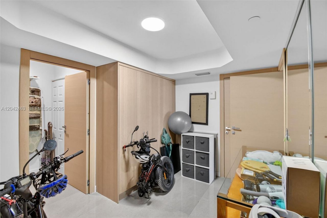 18671 Collins Ave , Unit 1401, Sunny Isles Beach, FL 33160 Photo