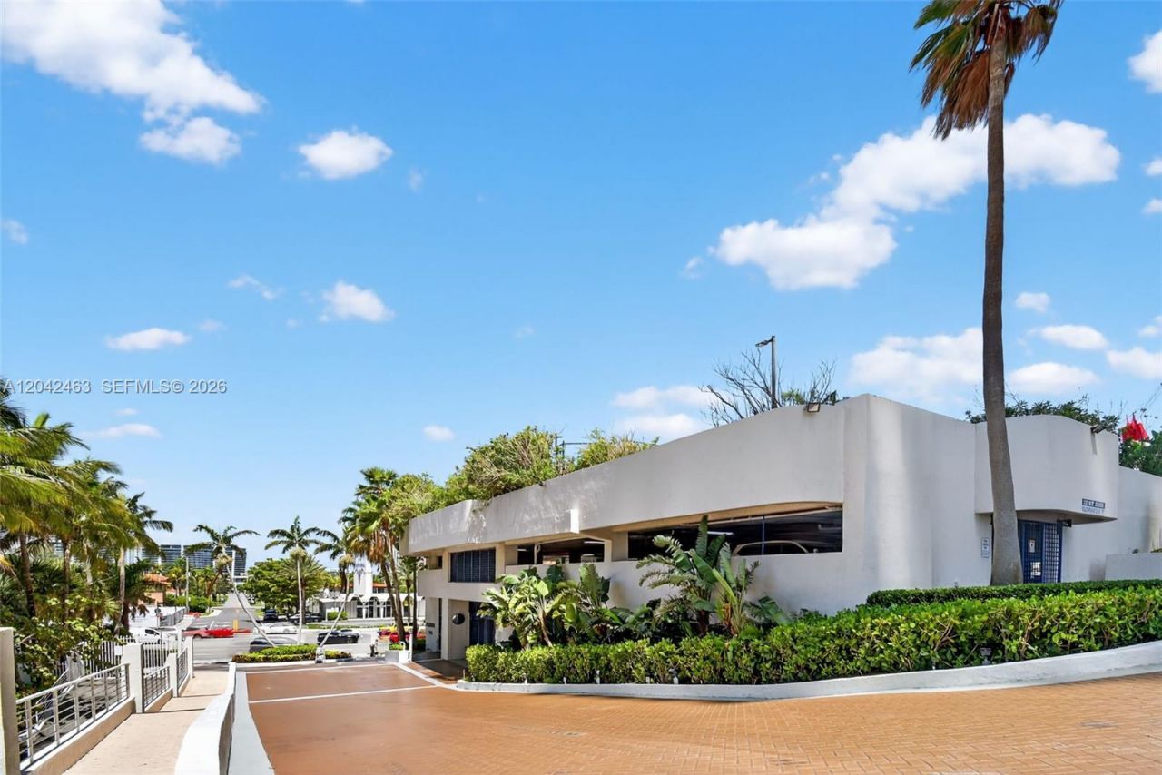 18671 Collins Ave , Unit 1401, Sunny Isles Beach, FL 33160 Photo