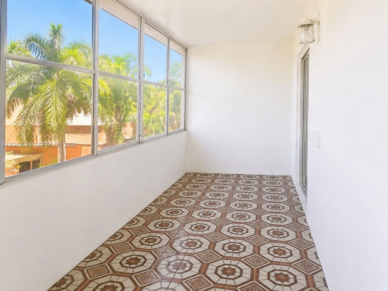 500 W Village Green Cir W, Unit 308, Palm Springs, FL 33461 Photo
