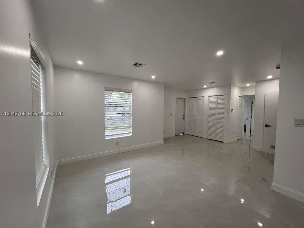 2850 NW 7th St, Fort Lauderdale, FL 33311 Photo
