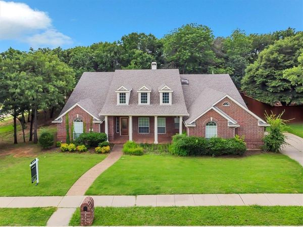 1918 Bridgestone Drive, Corinth, TX 76210