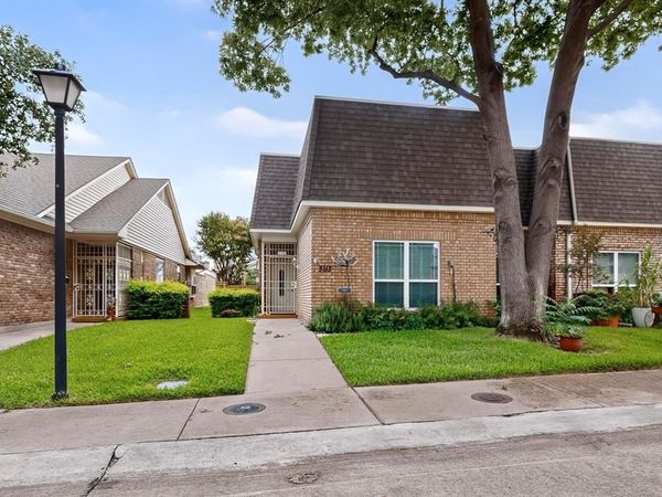 3113 Stonehenge Lane, Carrollton, TX 75006