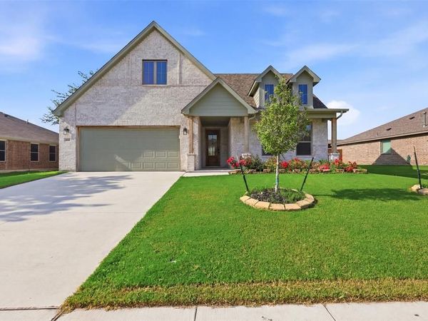 625 Mooney Drive, Saginaw, TX 76179