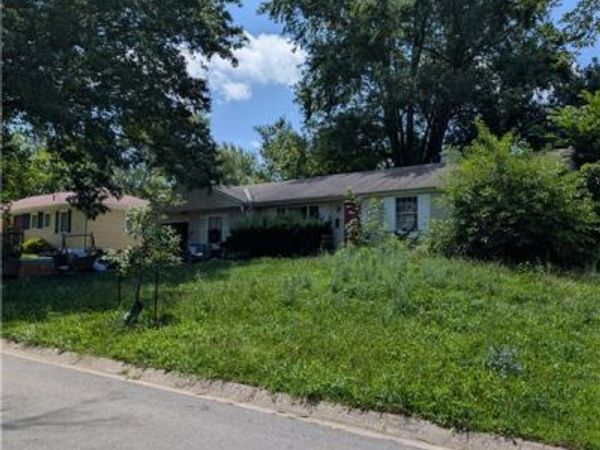 6901 E 97th Street, Kansas City, MO 64134