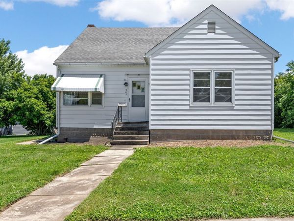 305 7th Avenue , Clarence, IA 52216