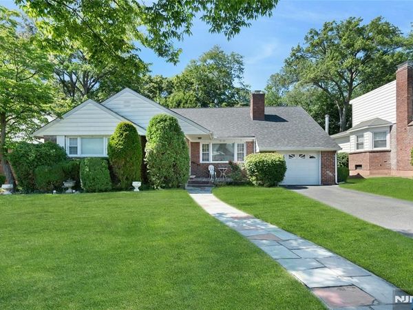10-01 Plymouth Drive, FAIR LAWN, NJ 07410