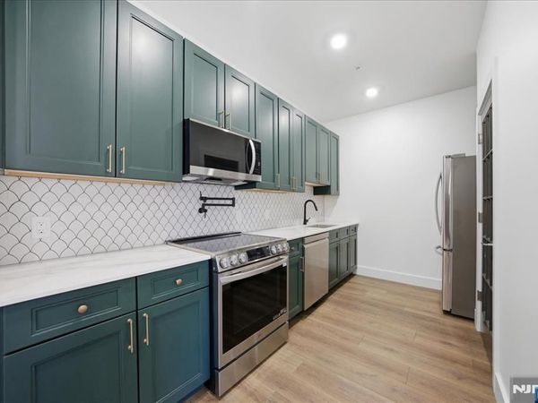 21 Lincoln 101, Unit 101, NEWARK, NJ 07102