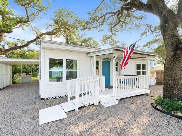 405 BROADWAY ST, Fulton, TX 78358