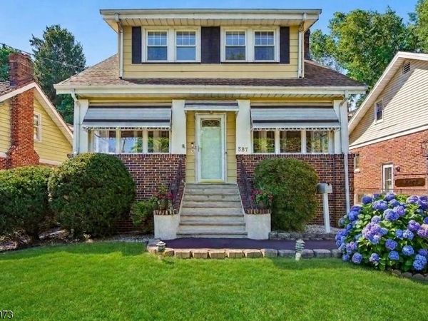 587 Woodland Ave, Mountainside, NJ 07092