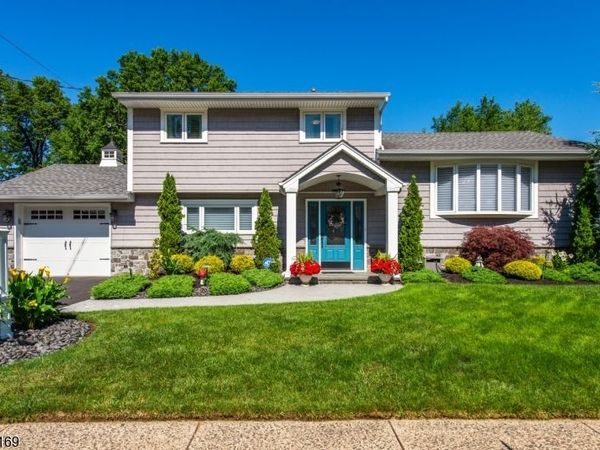 226 Winifred Dr, Totowa, NJ 07512