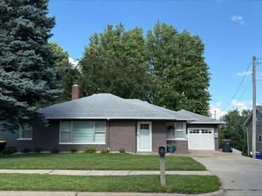 435 4th Street SW, Plainview, MN 55964