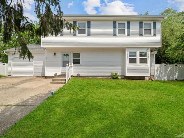 9 4th Street , Nesconset, NY 11767
