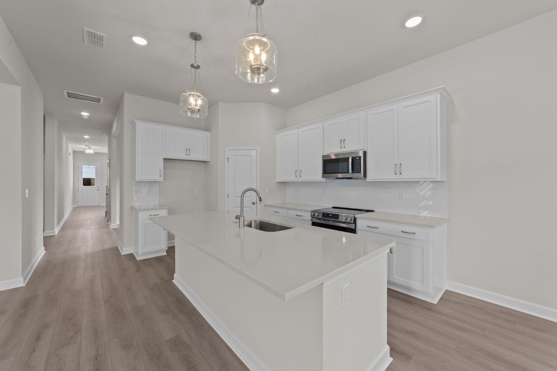 951 Triton Ave.  Photo 13