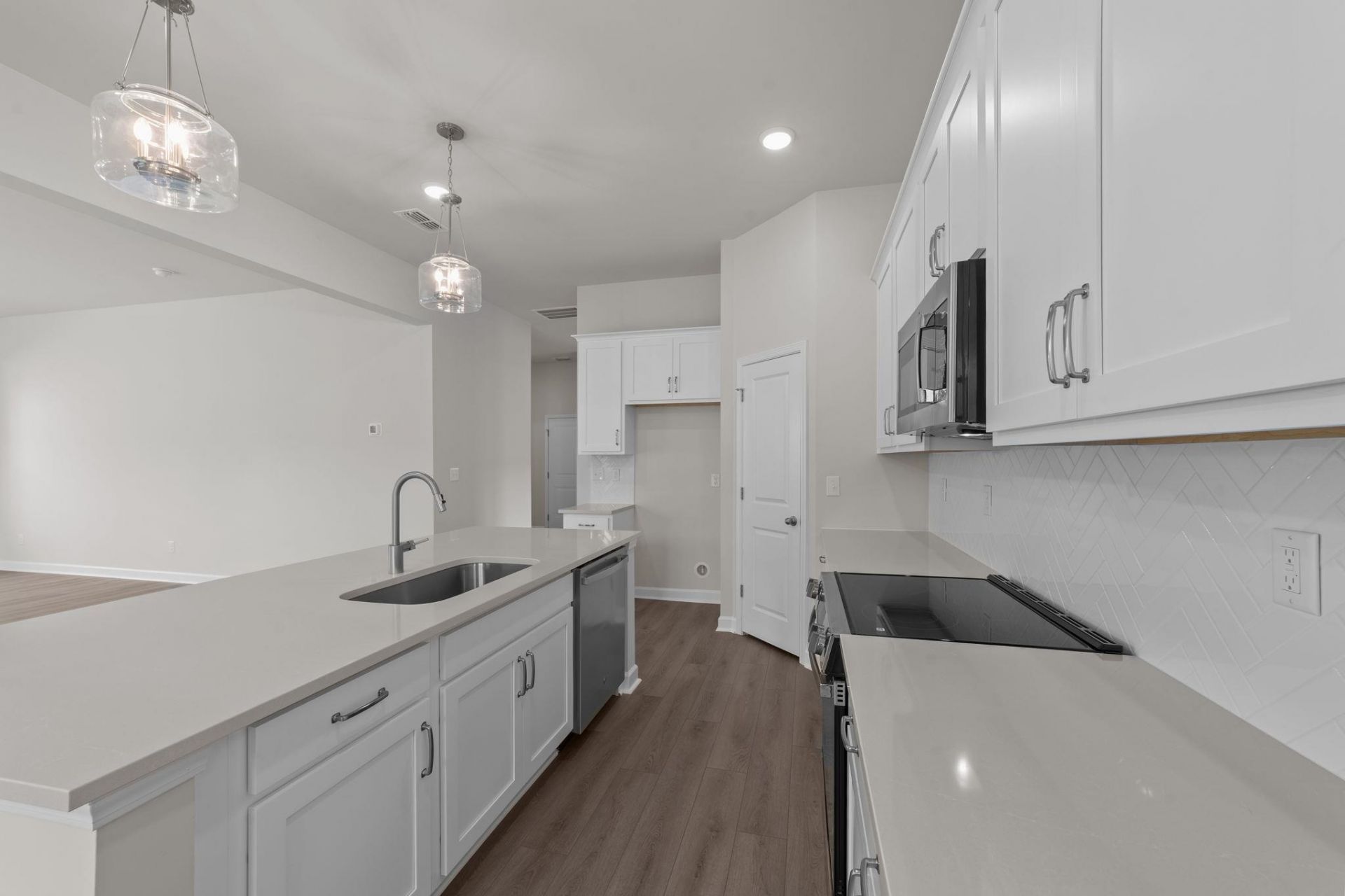 951 Triton Ave.  Photo 14
