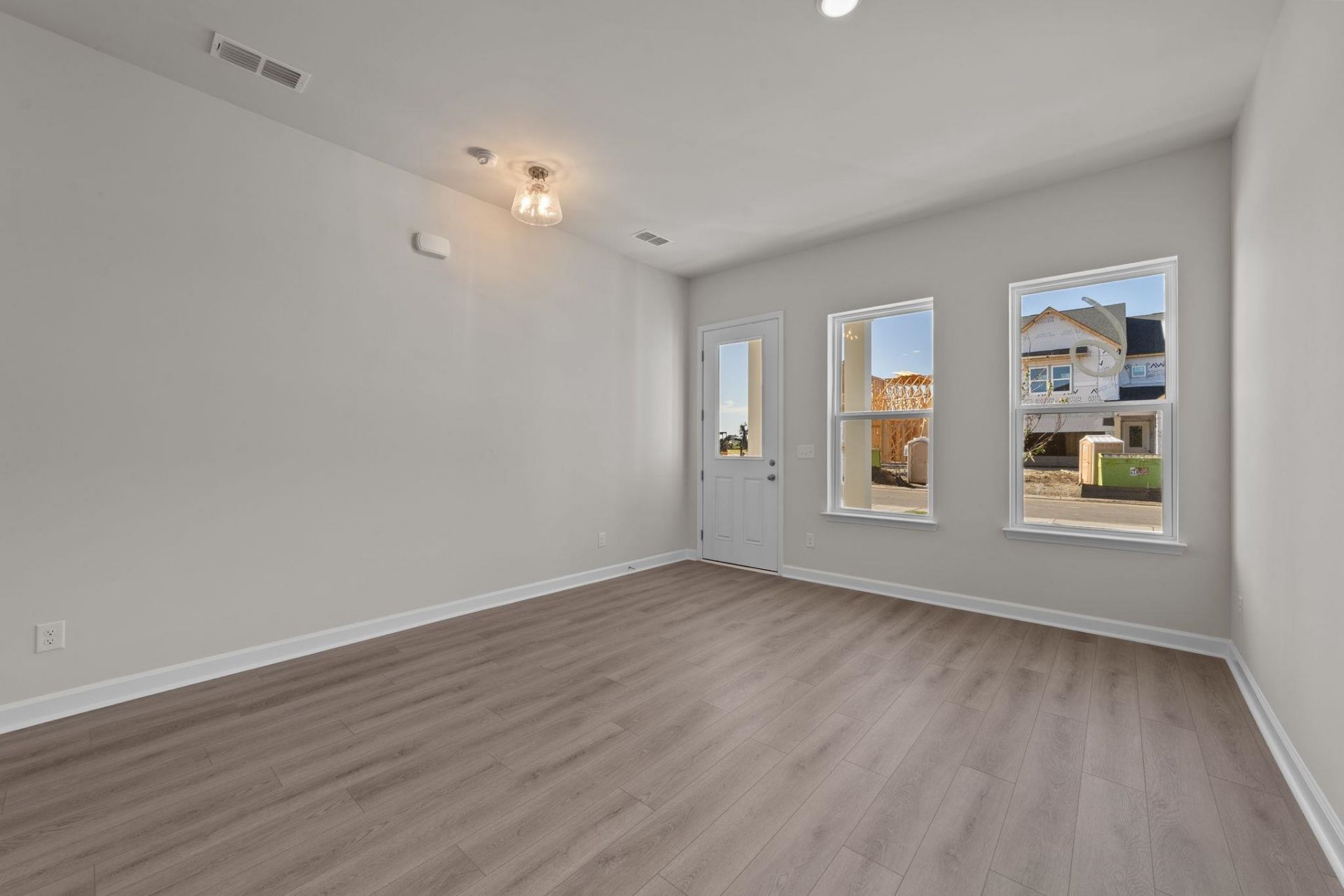 951 Triton Ave.  Photo 25