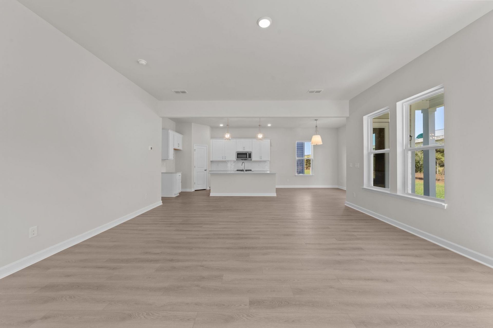 951 Triton Ave.  Photo 33