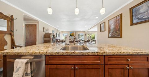 2172 Venice Drive, South Lake Tahoe, CA 96150 Photo