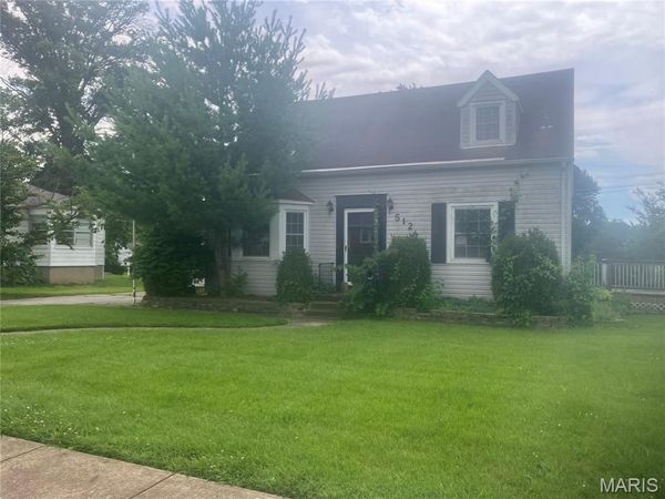 512 W Legion Avenue , Columbia, IL 62236