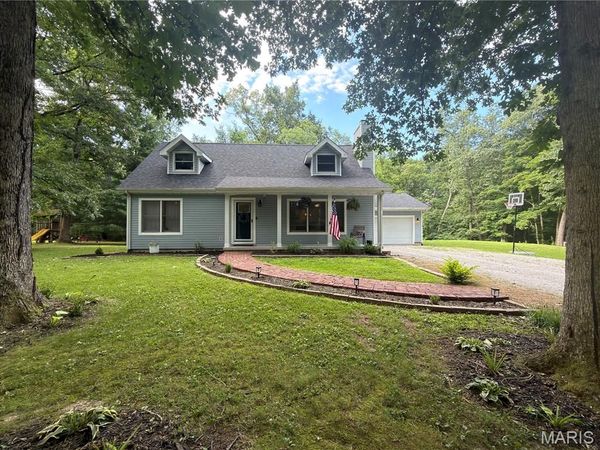 1322 Moore Street, Greenville, IL 62246