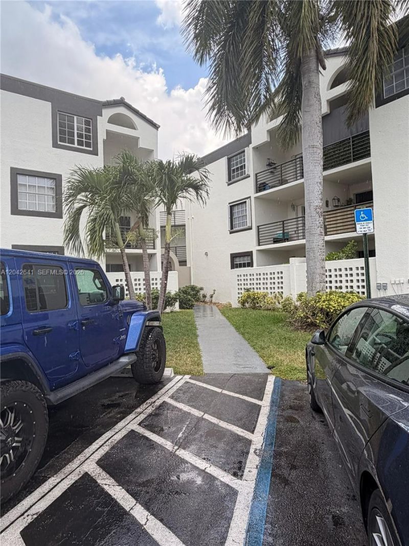 9731 Fontainebleau Blvd, Unit F314, Miami, FL 33172 Photo