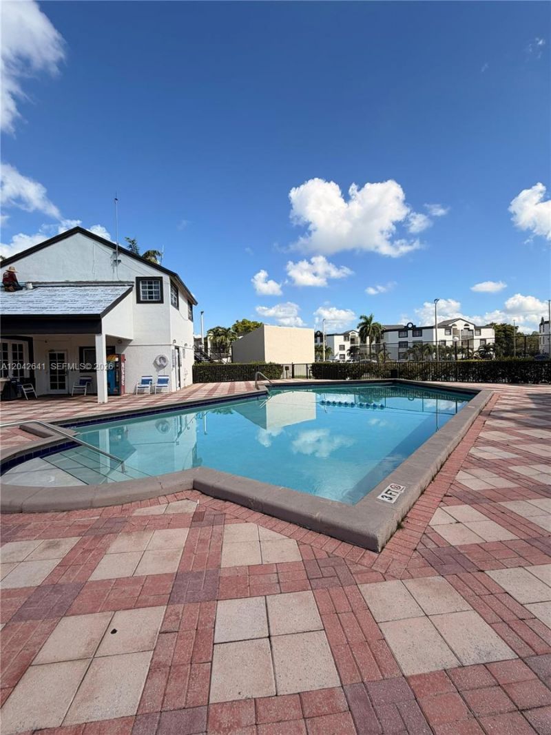 9731 Fontainebleau Blvd, Unit F314, Miami, FL 33172 Photo