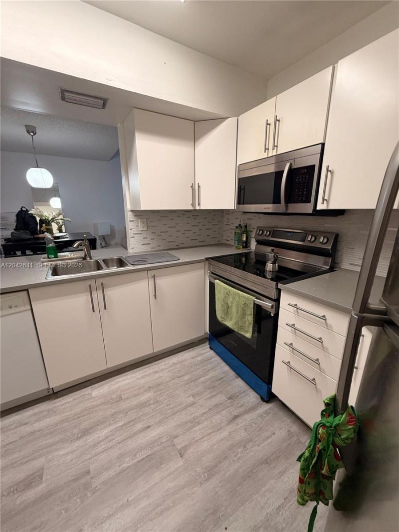 9731 Fontainebleau Blvd, Unit F314, Miami, FL 33172 Photo