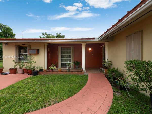 10315 SW 200th St, Cutler Bay, FL 33157