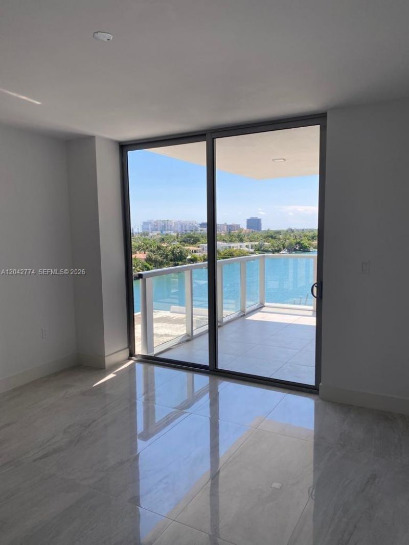 9521 E Bay Harbor Dr , Unit 605, Bay Harbor Islands, FL 33154 Photo